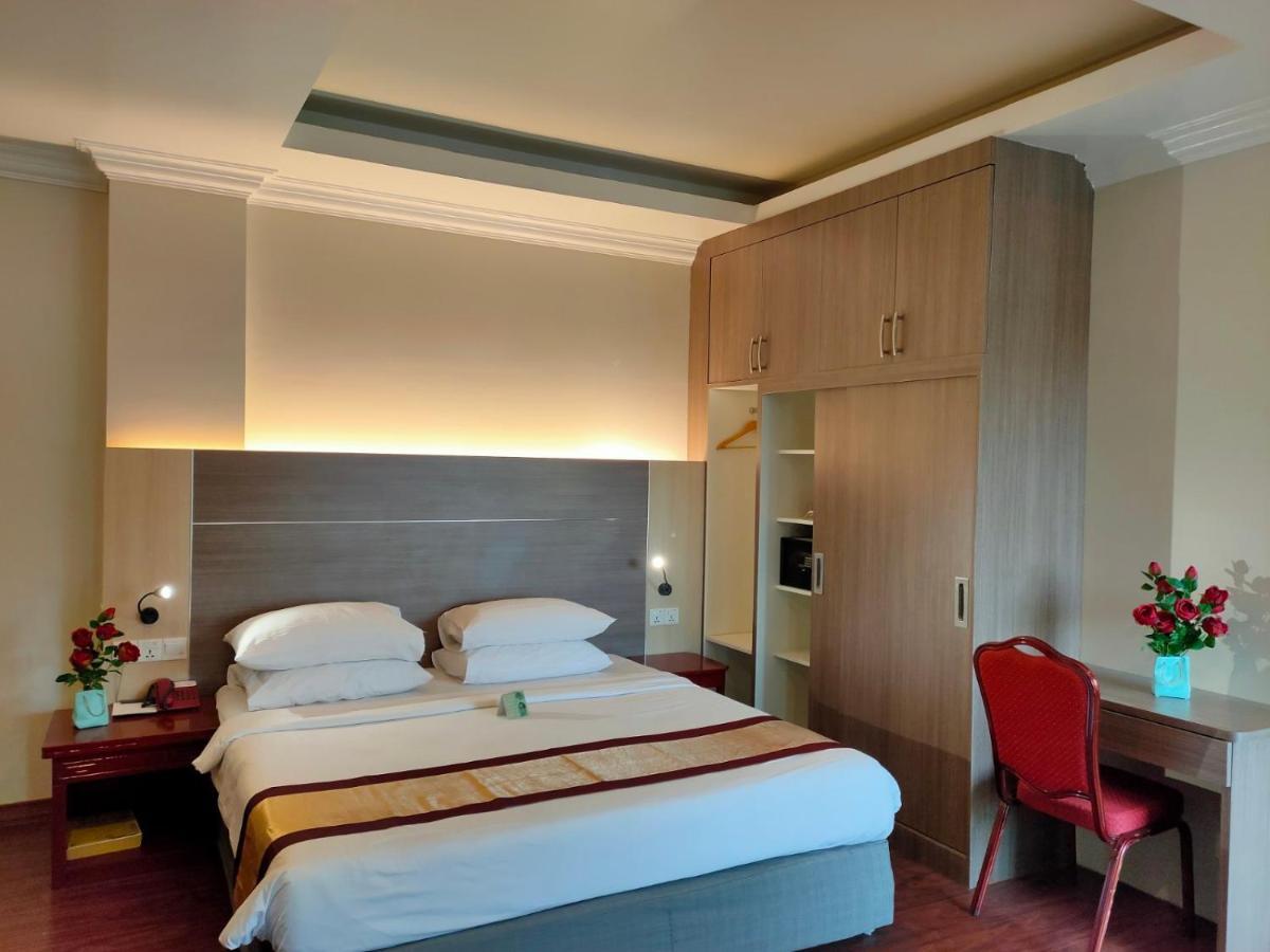 Hotel Grand United - Ahlone Branch Янгон Экстерьер фото