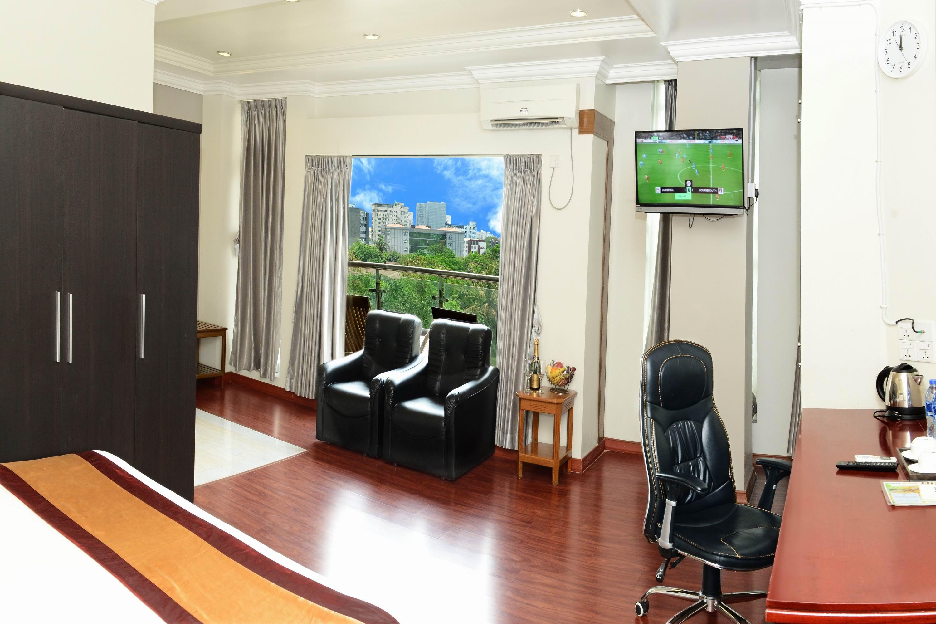 Hotel Grand United - Ahlone Branch Янгон Экстерьер фото
