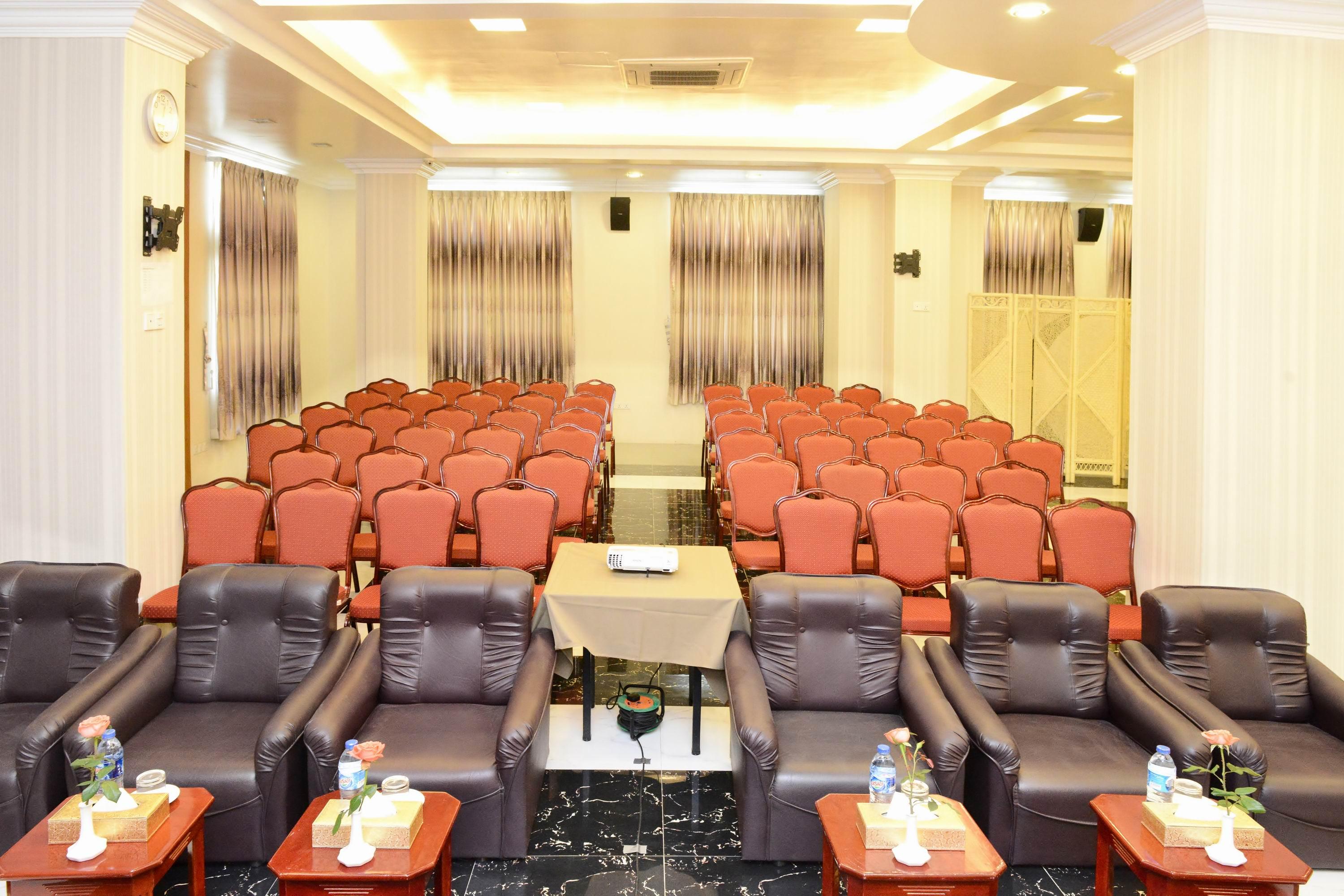 Hotel Grand United - Ahlone Branch Янгон Экстерьер фото
