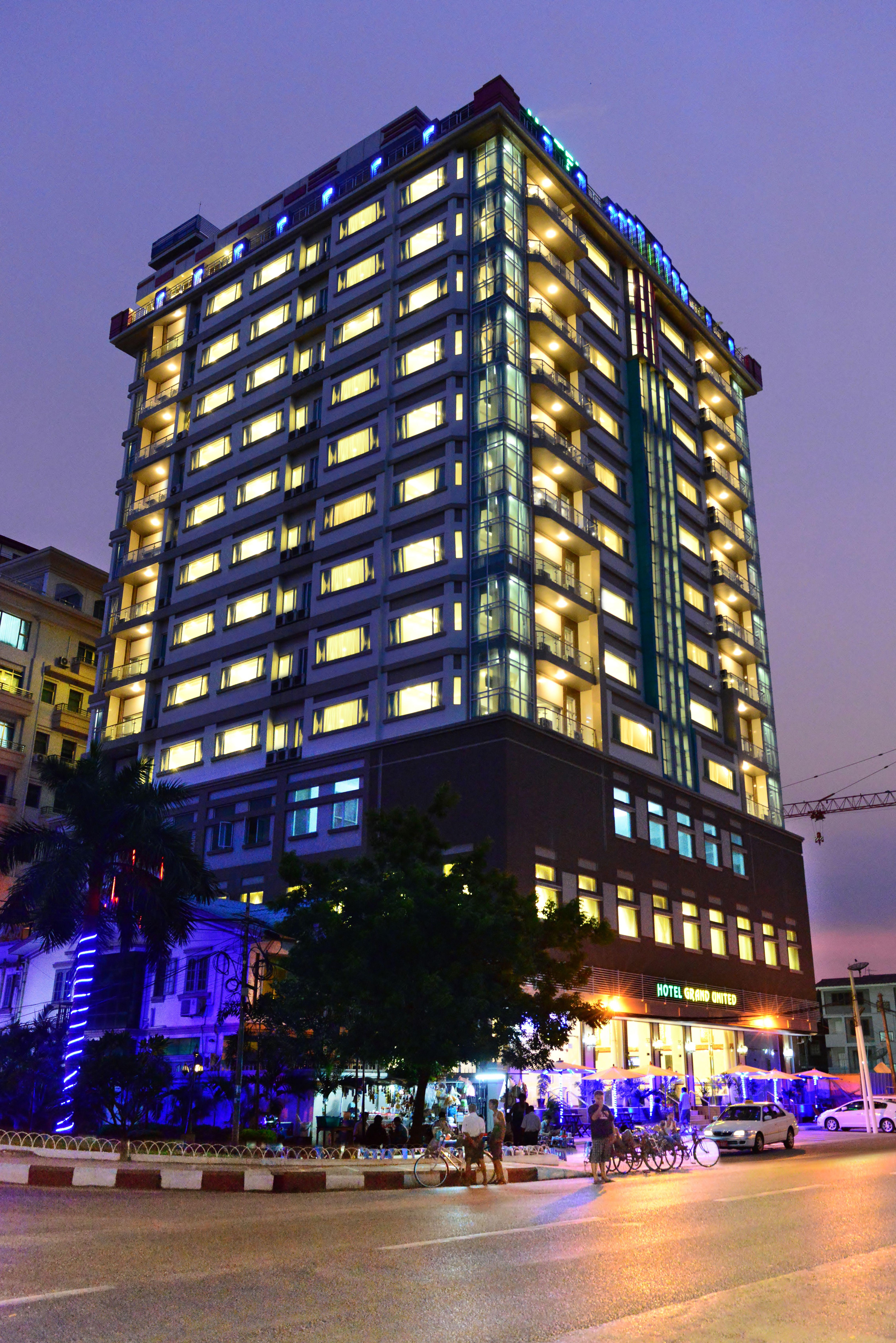 Hotel Grand United - Ahlone Branch Янгон Экстерьер фото
