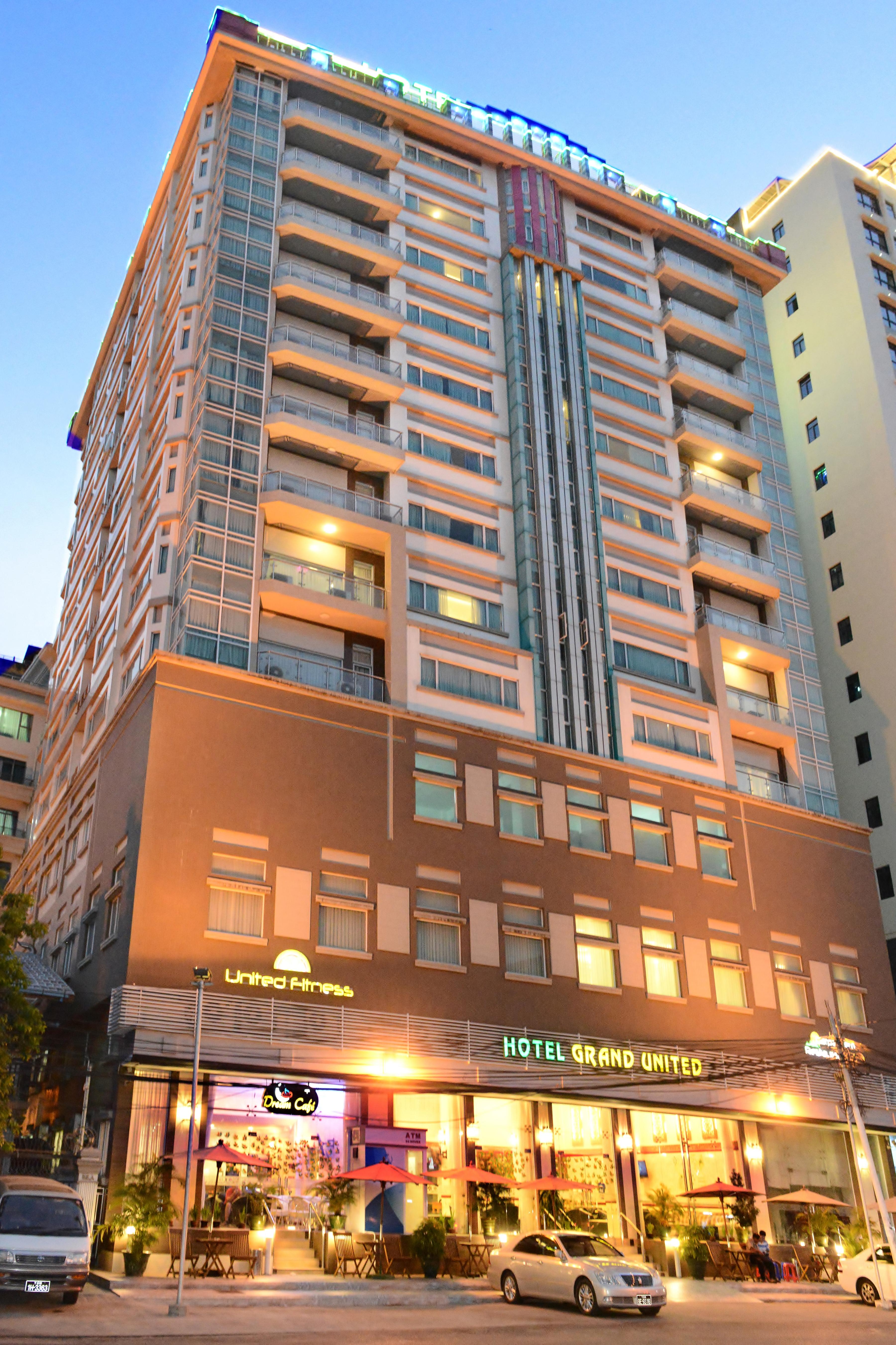 Hotel Grand United - Ahlone Branch Янгон Экстерьер фото