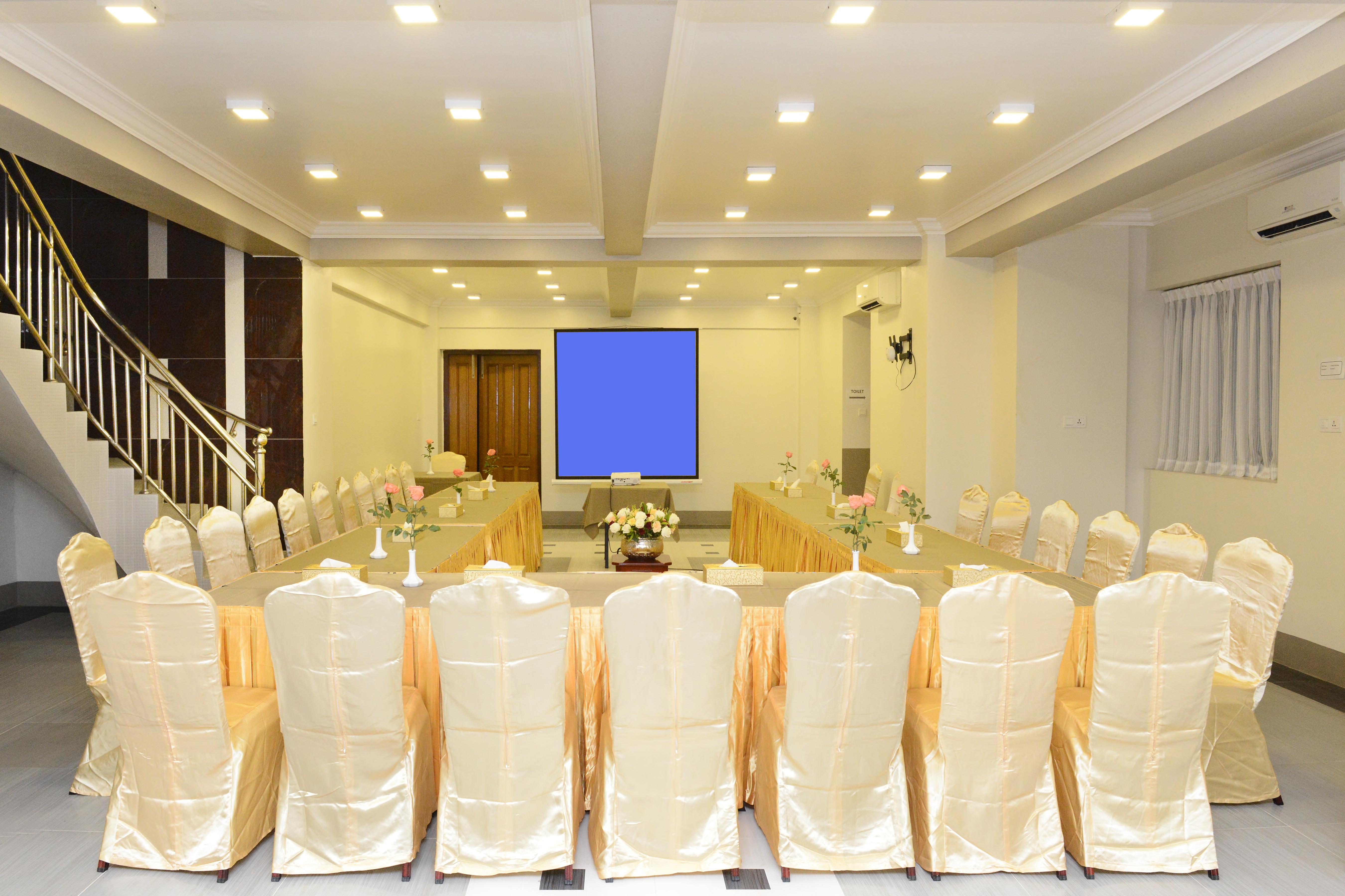 Hotel Grand United - Ahlone Branch Янгон Экстерьер фото